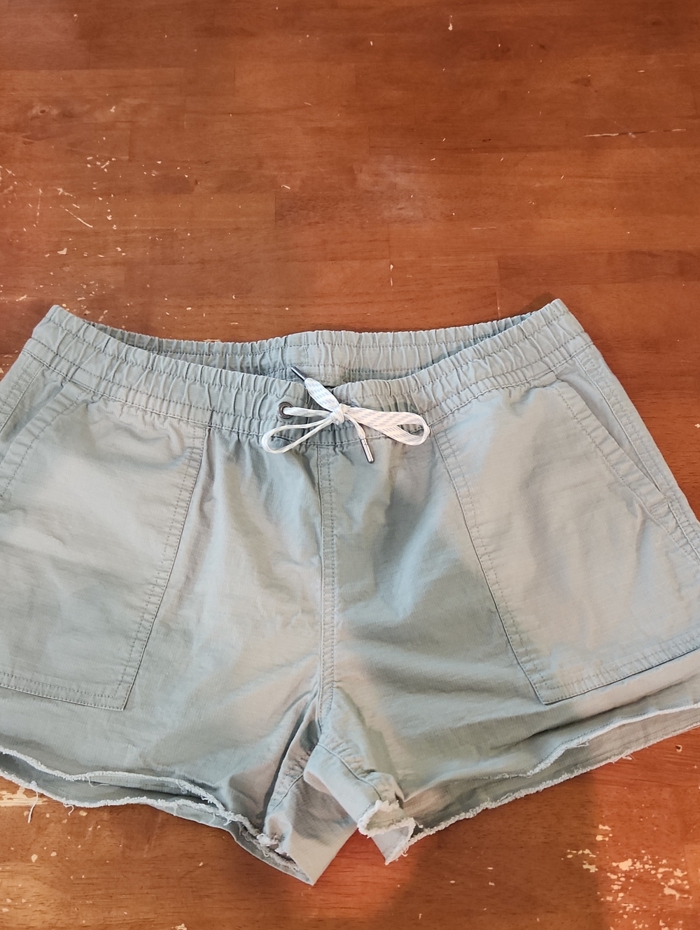 Vuori Women's Vintage Ripstop Shorts  Eucalyptus Green Size M